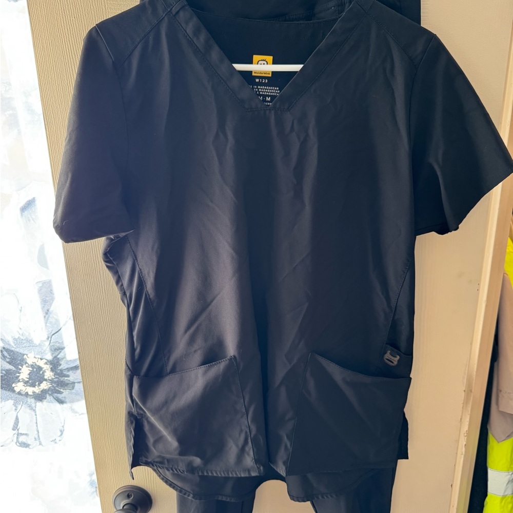 WonderWink Black Scrub Top and Pants Set
